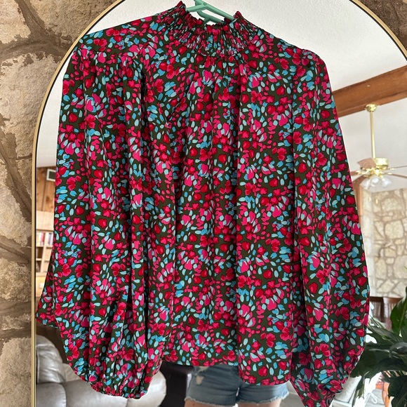 Sugarlips SEREIA FLORAL FIGARO BALLOON SLEEVE SATIN BLOUSE in multi - Picture 8 of 8